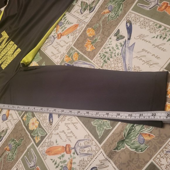 Nike DRI-FIT Long Sleeve Charcoal Gray & Neon Athletic Shirt Boys Large - Picture 9 of 9